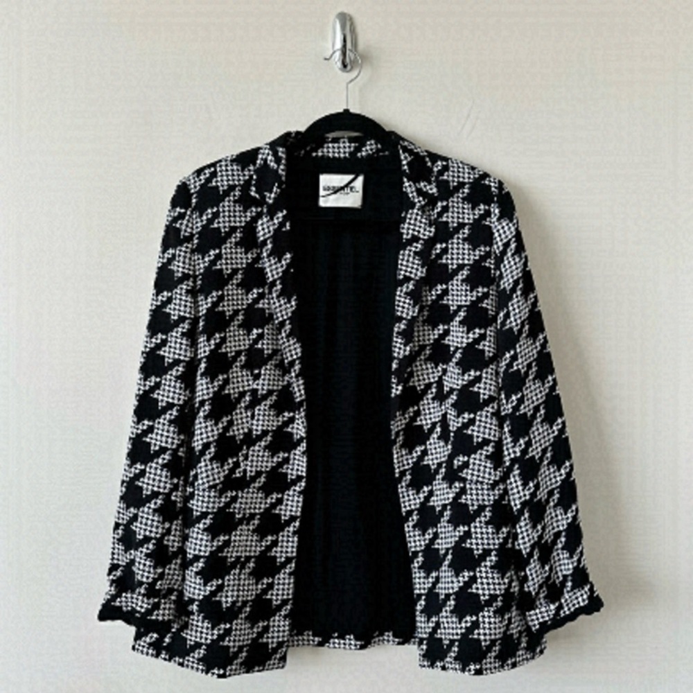 Essentiel Antwerp-Black/Navy/White Printed Open Double Pocket Light Blazer